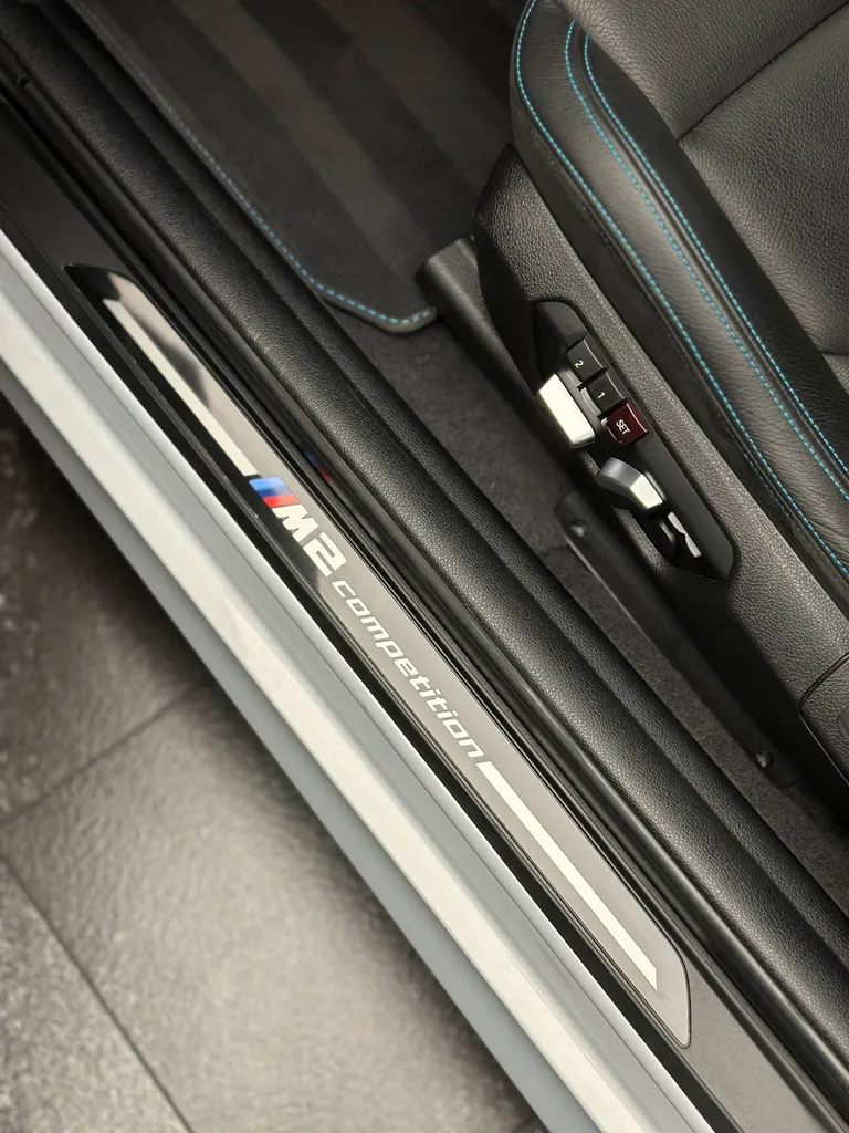 Lustrage brillance sur une BMW M2 Compétition à Le Mans (72)