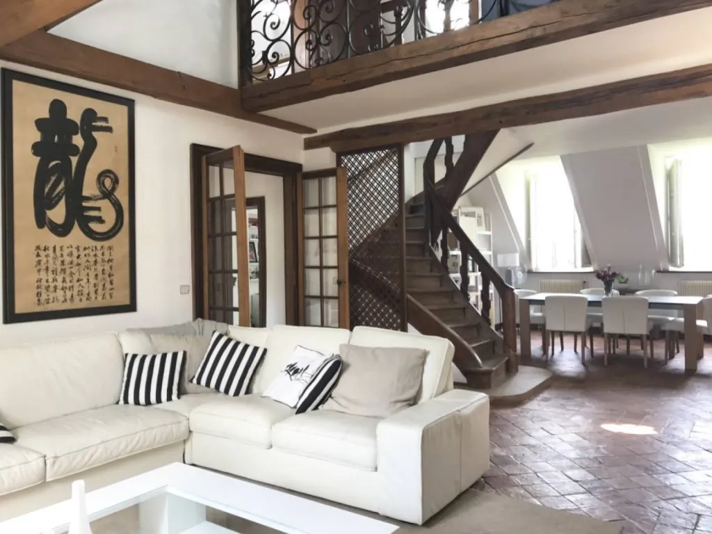 Contacter l’agence HELIX IMMOBILIER  pour estimer une demeure de prestige proche commerces à Mareil Marly78