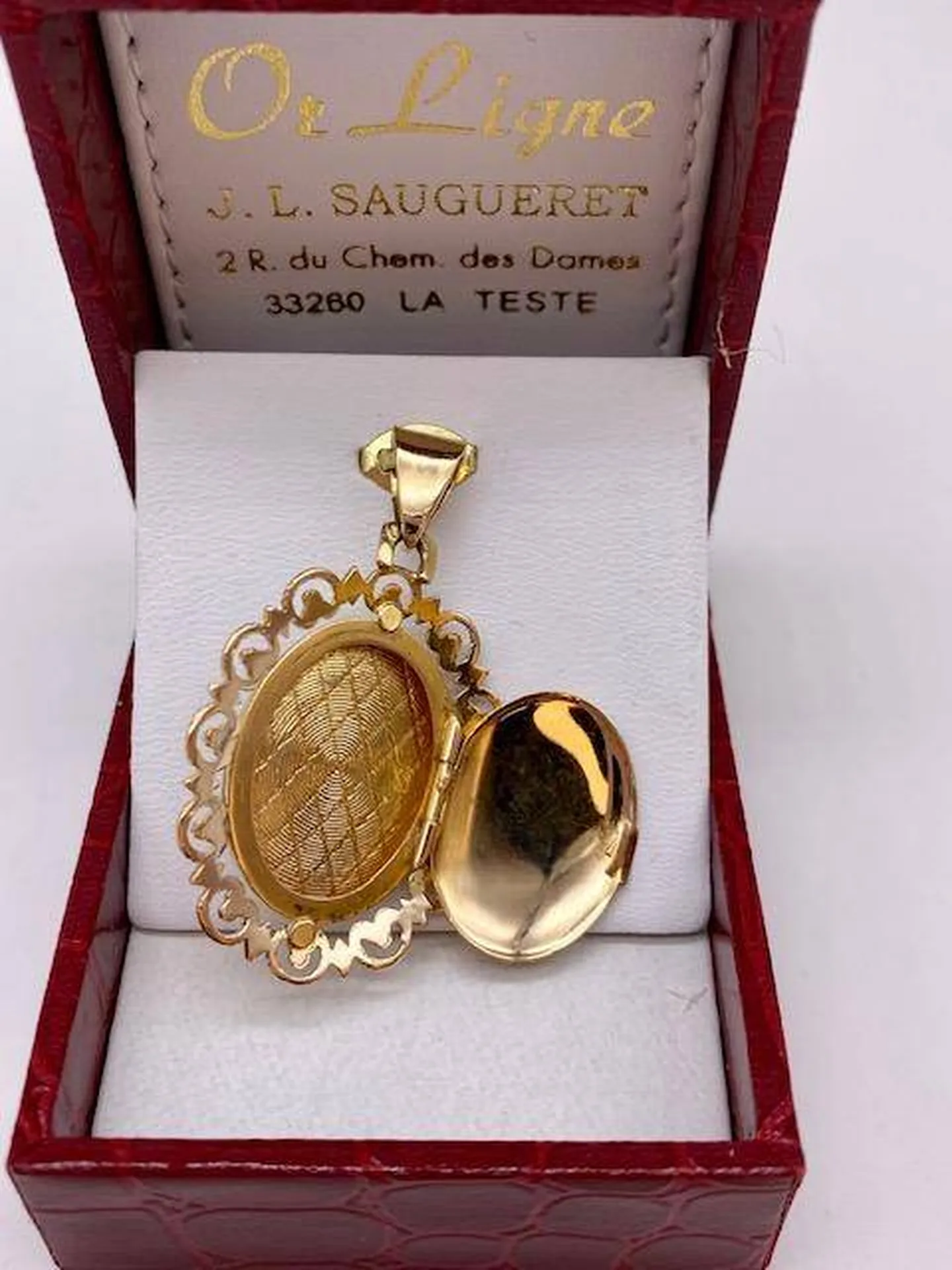 Acheter en ligne un pendentif porte photo ou cassolette style ancien en dépôt vente chez Or Ligne à La Teste de Buch en Gironde