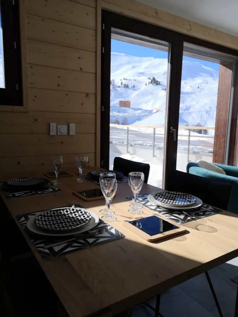 Appartement T3 avec terrasse et casier de ski chauffé, une cave et un garage au cœur de la station de Plagne Centre