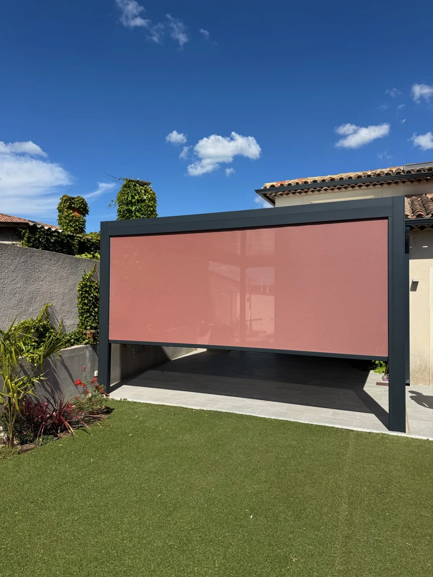 Mise en place d'une pergola Bioclimatiques Marquises Open XXL sur Carry le Rouet