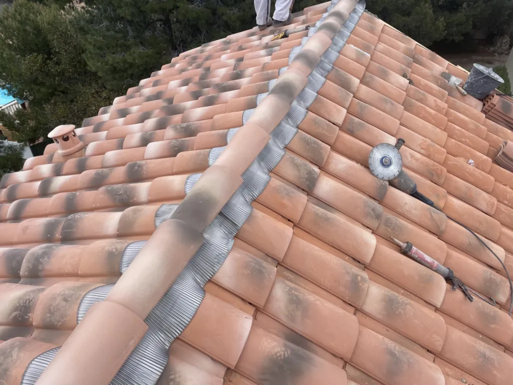 Changement de toiture avec rénovation de charpente et isolation sur Ensuès-la-Redonne 13820 près de Martigues