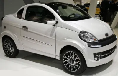 VENTE VOITURE SANS PERMIS MICROCAR F8C MOTEUR PROGRESS DE COULEUR BLANC NACRE SUR TOULON DANS LE VAR 83