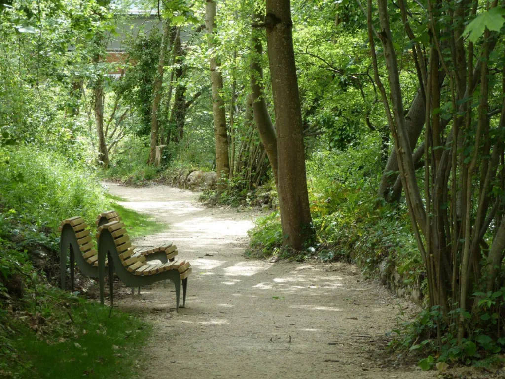 Chaises mobilier urbain 