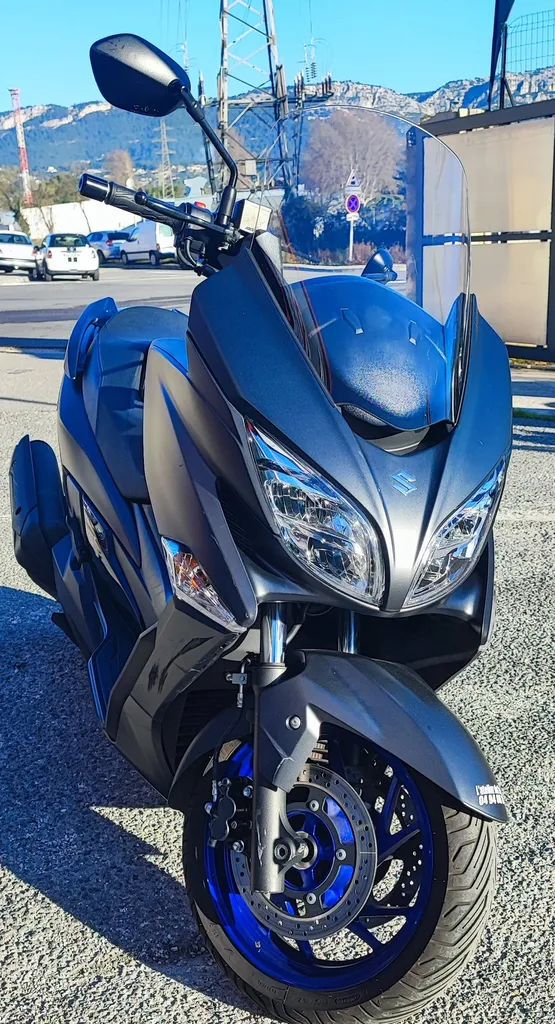 SUZUKI BURGMAN 400 DU 09/2022 AVEC 26200 KM.