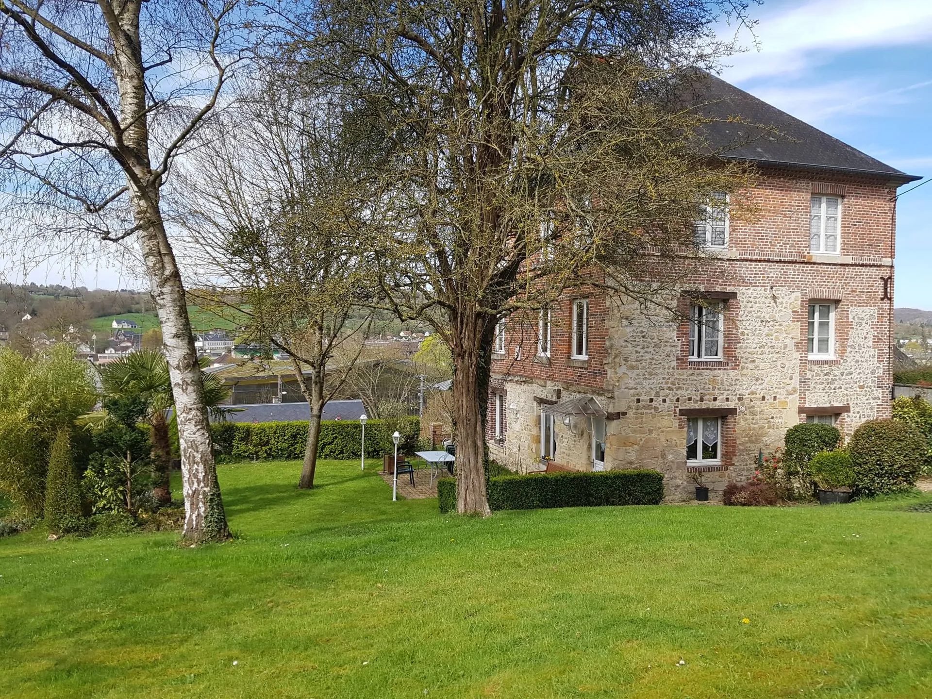 A décourvir maison en pierres proche commerces 14100 LISIEUX