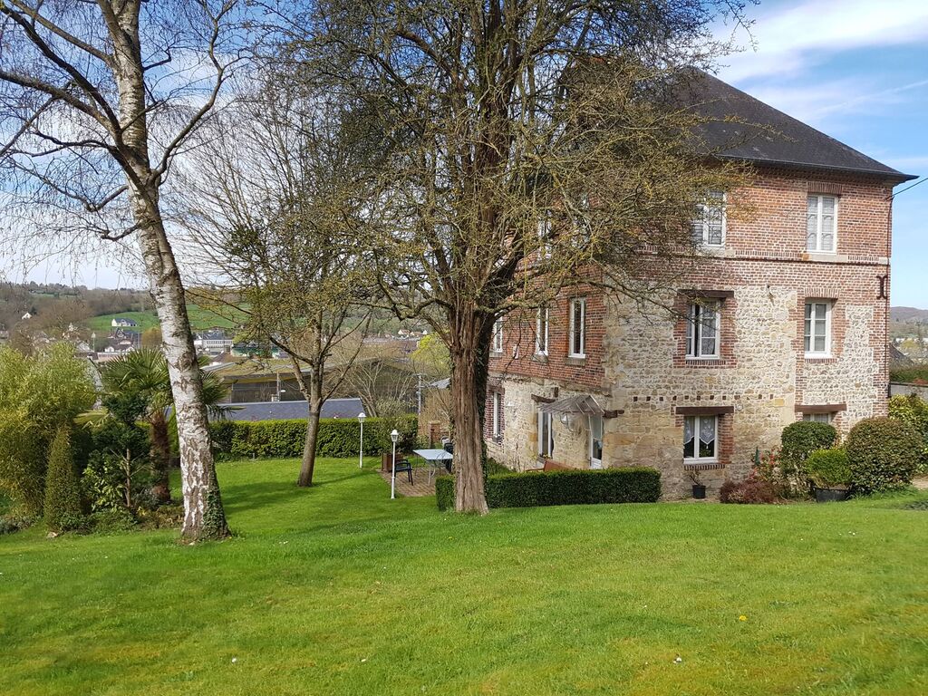 A décourvir maison en pierres proche commerces 14100 LISIEUX