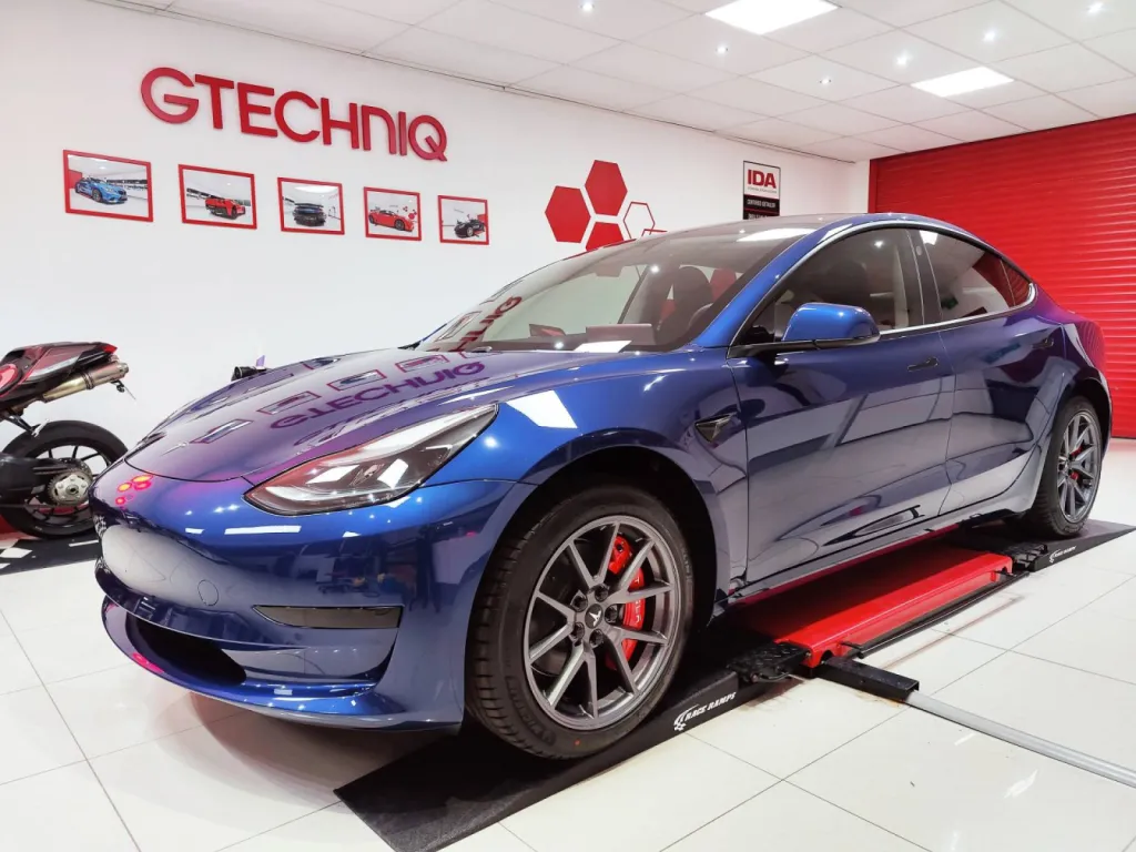 TESLA MODEL 3 - PPF FACE AVANT + BAS DE CAISSE + CERAMIQUE GTECHNIQ A VALENCIENNES