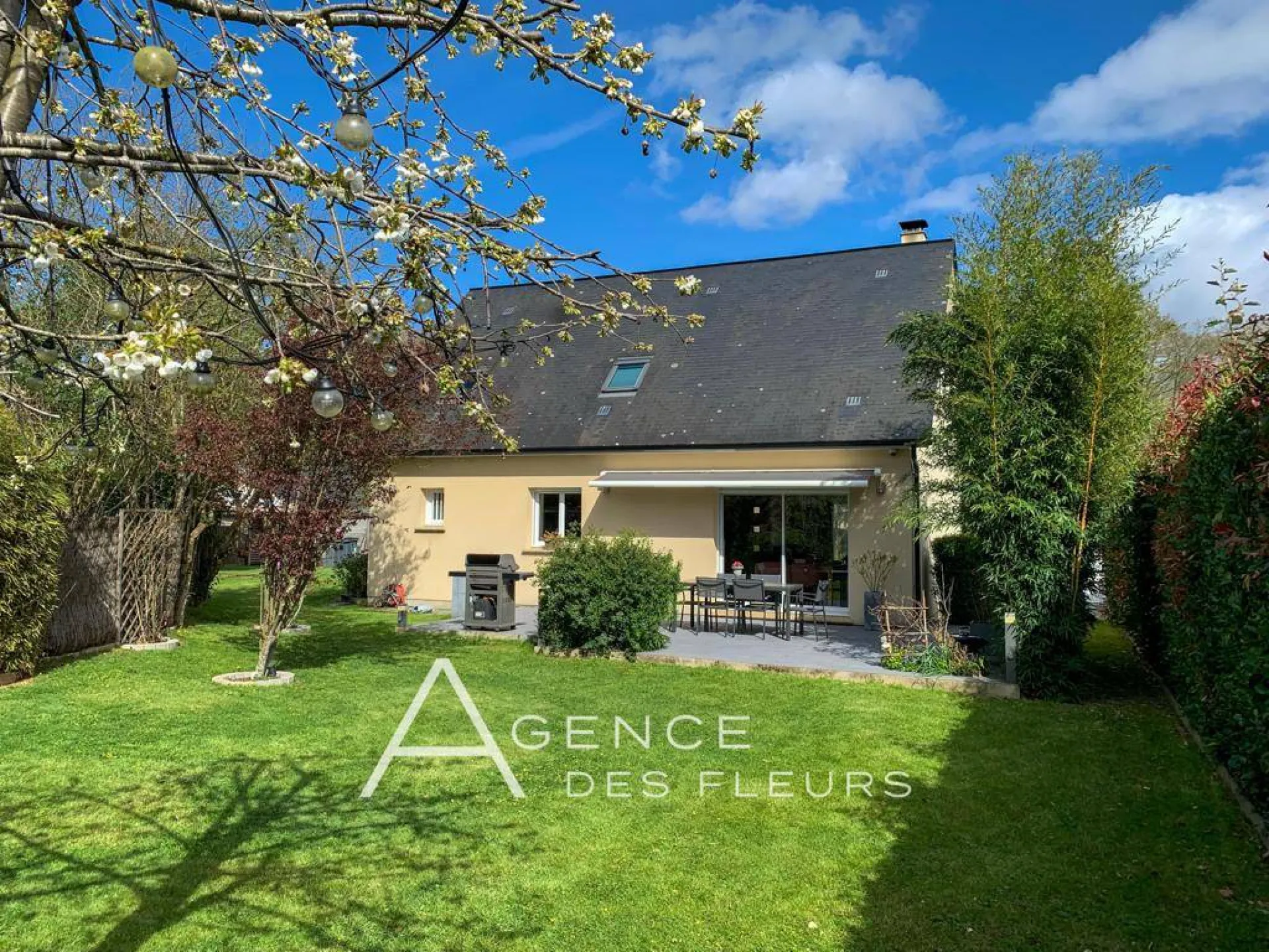 A saisir maison vivable de plain-pied de 127 m² édifiée sur un terrain de 807 commune de THUIT ANGER 27370