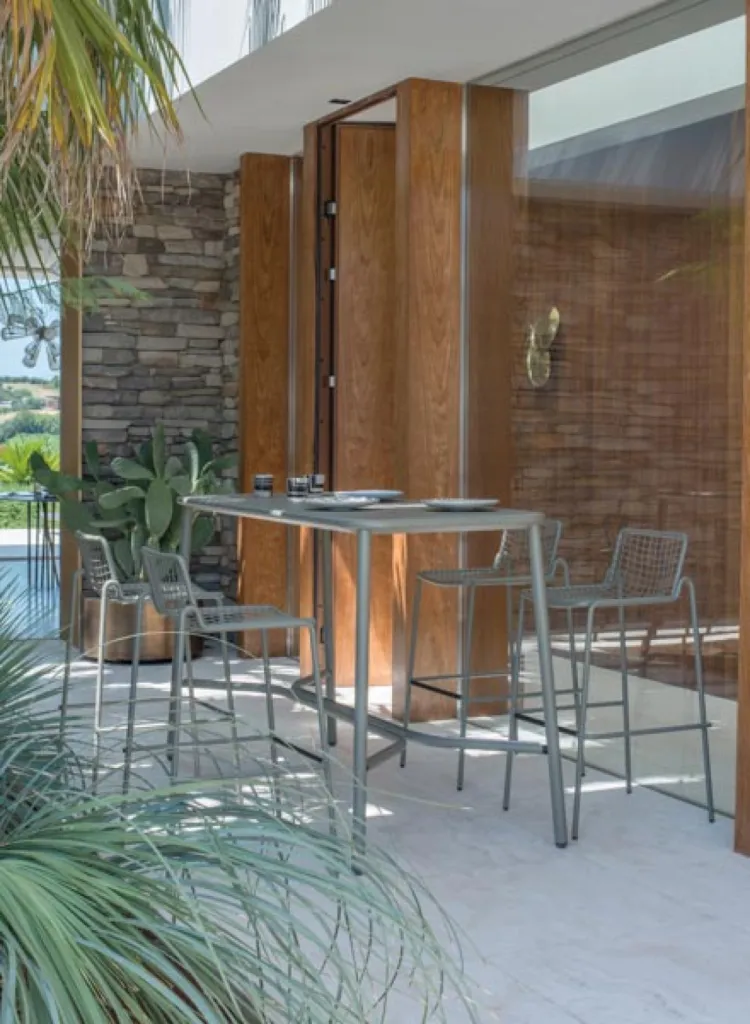 Table haute extérieure