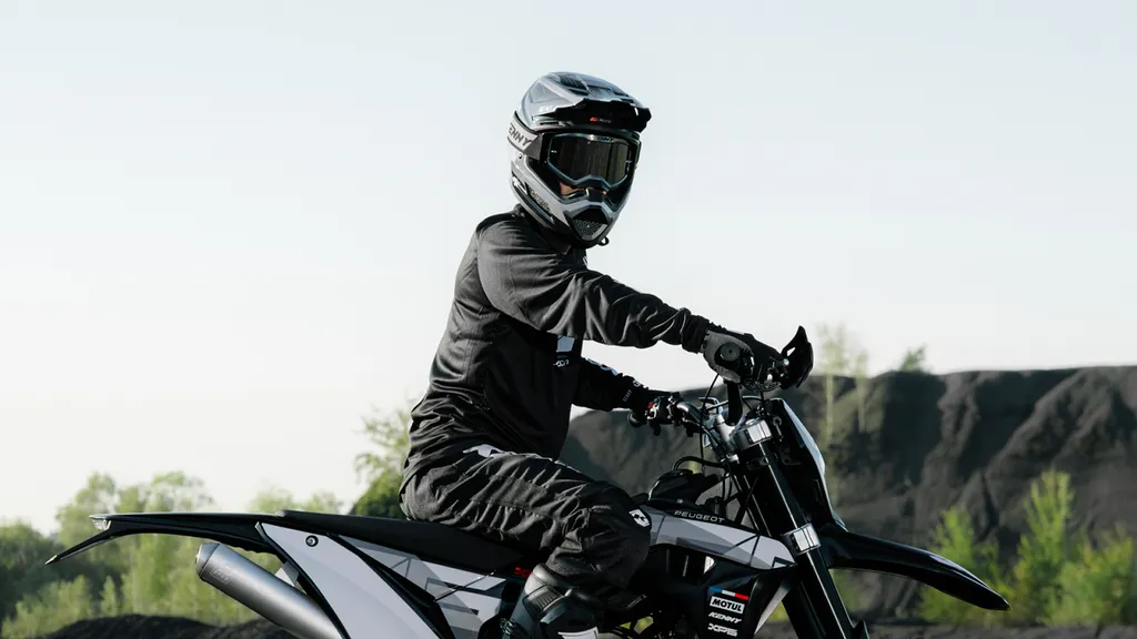 MOTO NEUVE PEUGEOT XP6 SUPERMOTARD R A LA VALETTE DU VAR