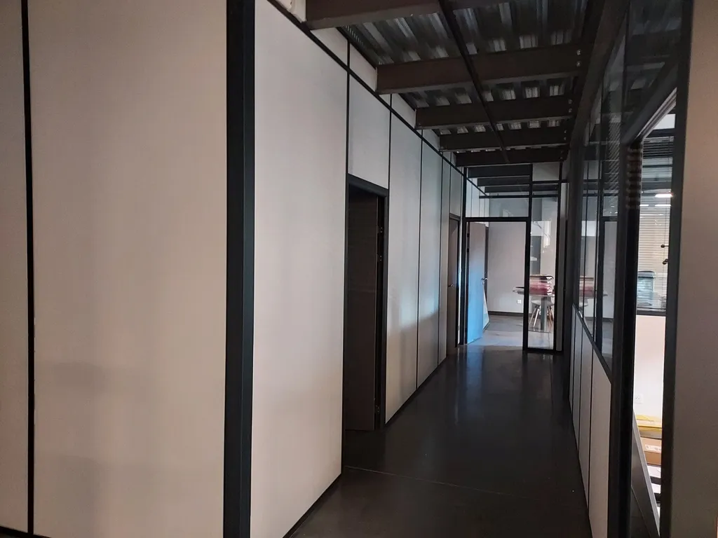 Pose de cloison chez solartec à Fareins