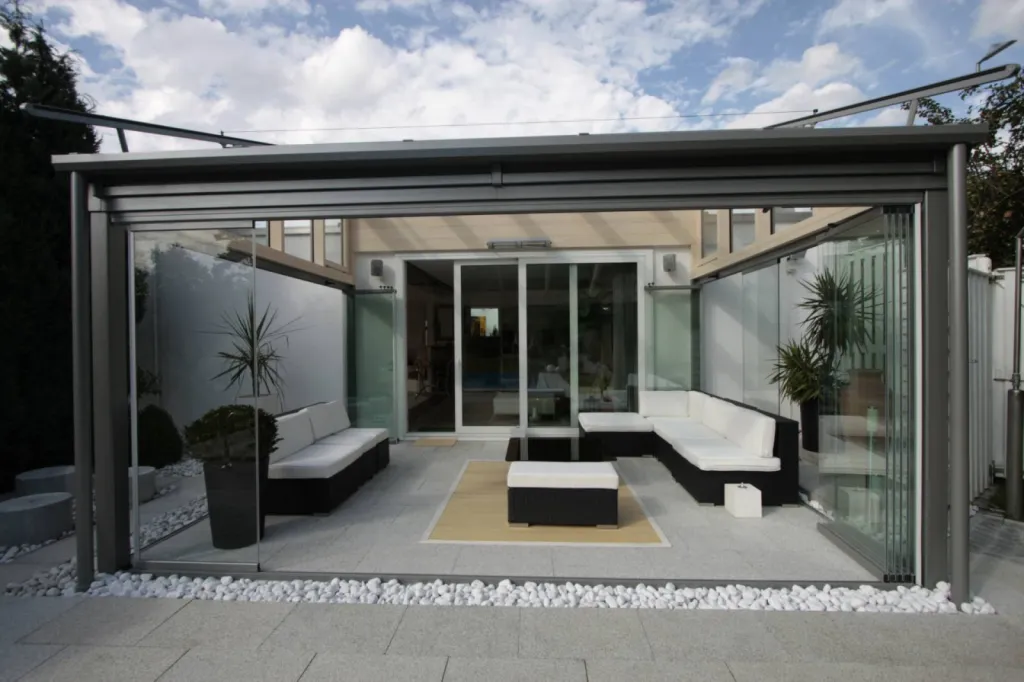 mur de verre rétractable pour fermeture de terrasse salon de provence