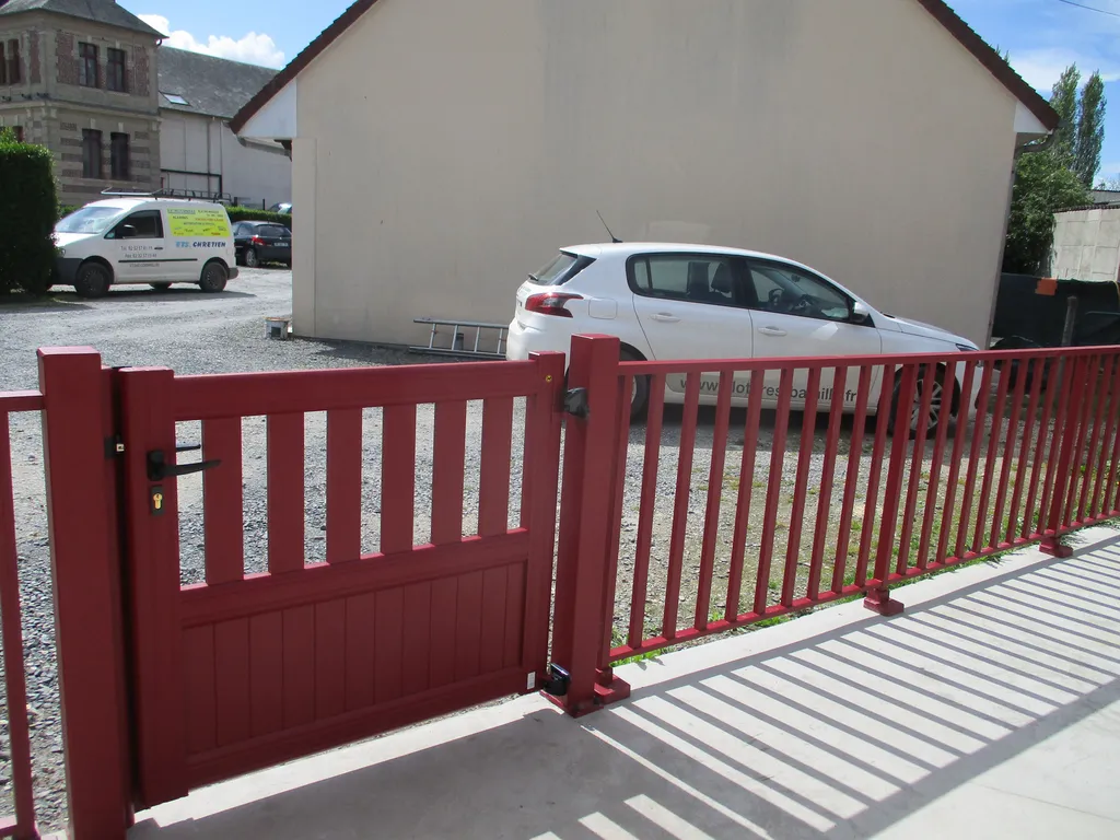 Installation de Portillon en Aluminium Standard ou Sur-Mesure, pour l'Accès Piéton Sécurisé à Rouen et son Agglomération en Seine-Maritime 76
