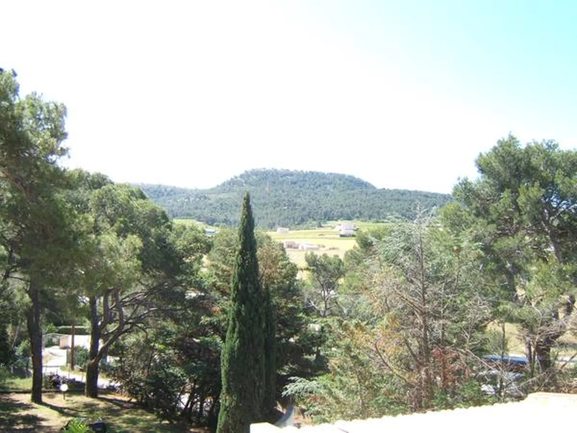 Vente villa Roquefort La Bédoule vue degagee piscine