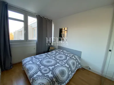 Le Pecq Rive gauche, appartement meublé en étage élevé avec ascenseur et balcon 