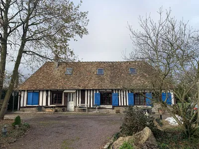 A VENDRE - En NORMANDIE, département de l'EURE, à proximité de BEAUMESNIL, une propriété équestre avec 12 ha 40 a