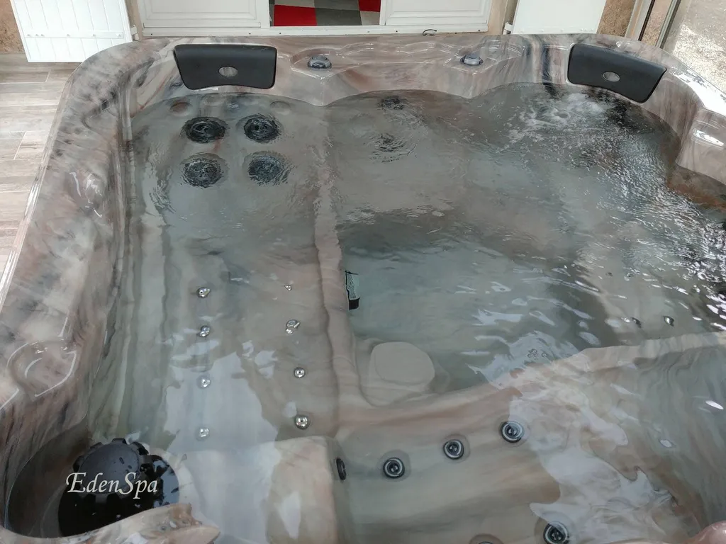 spa familial intérieur  3 places aix-en-provence