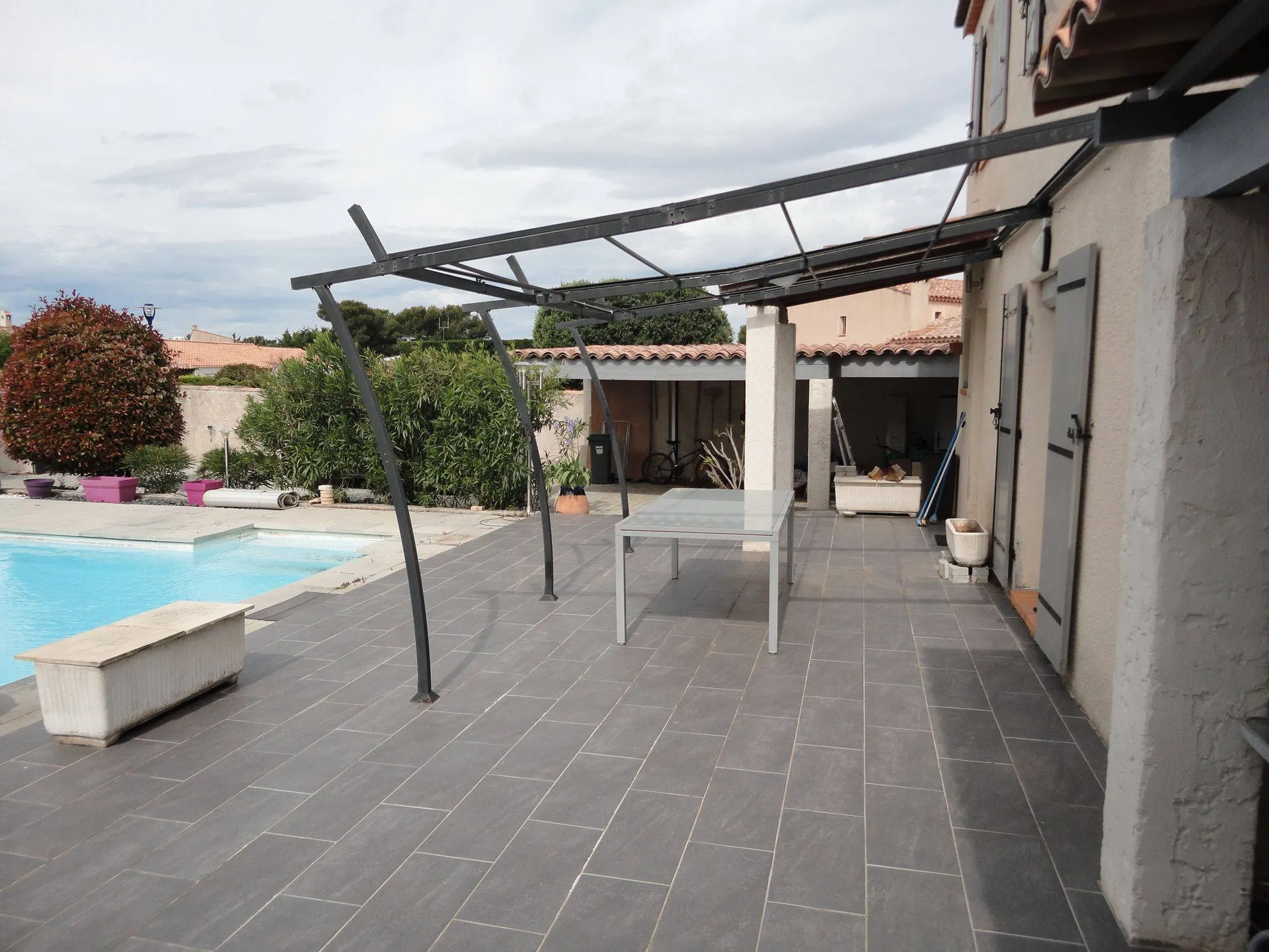 Maison à vendre Carnoux en Provence sur les hauteurs, sans vis à vis, piscine, garage
