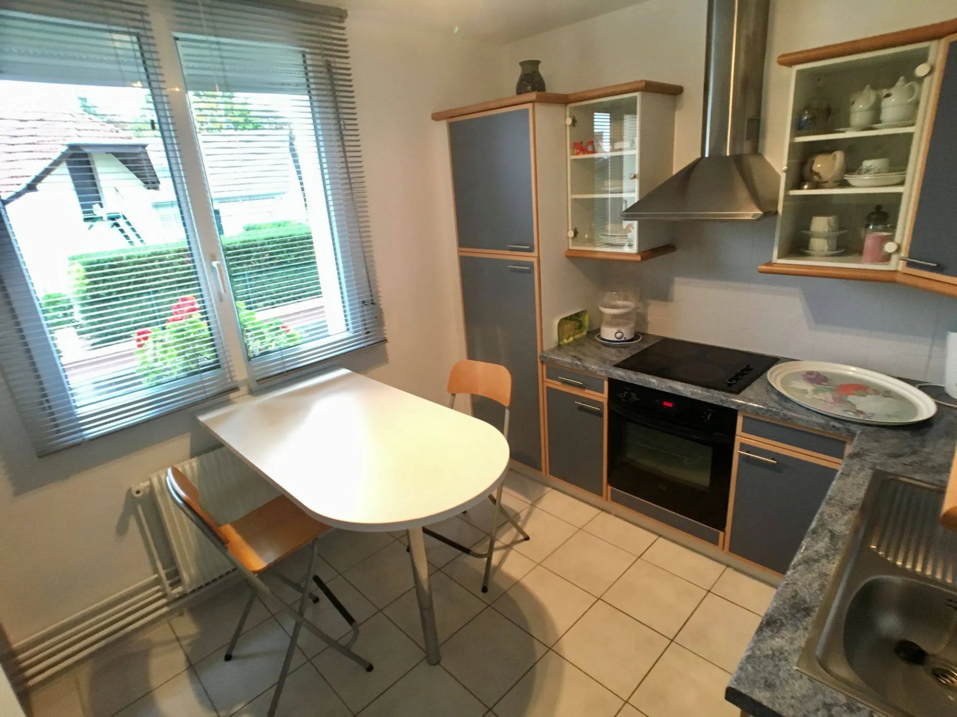 Jolie cuisine equipée et aménagée 