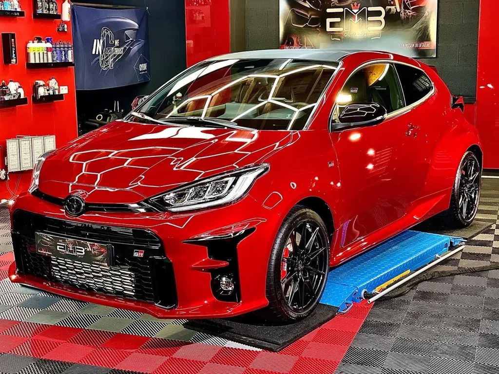 Ptrotection carrosserie EMB detailing traitement céramique auto-cicatrisant / PPF Lyon Toyota Yaris GR Four