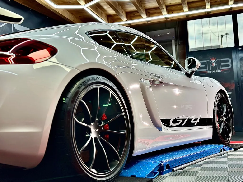 la meilleure protection carrosserie PPF voiture protection carrosserie Lyon Porsche GT4