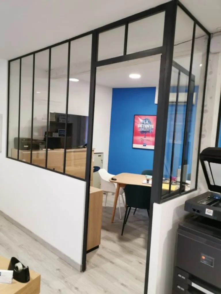 Vérriere acier type atelier à Lançon de Provence et centre ville de Salon De Provence