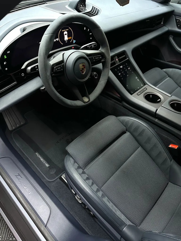 Nettoyage intérieur Porsche Taycan