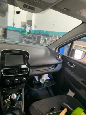 Remplacement Pare-brise sans rendez vous sur Renault Clio 4 avec franchise offerte à Marseille