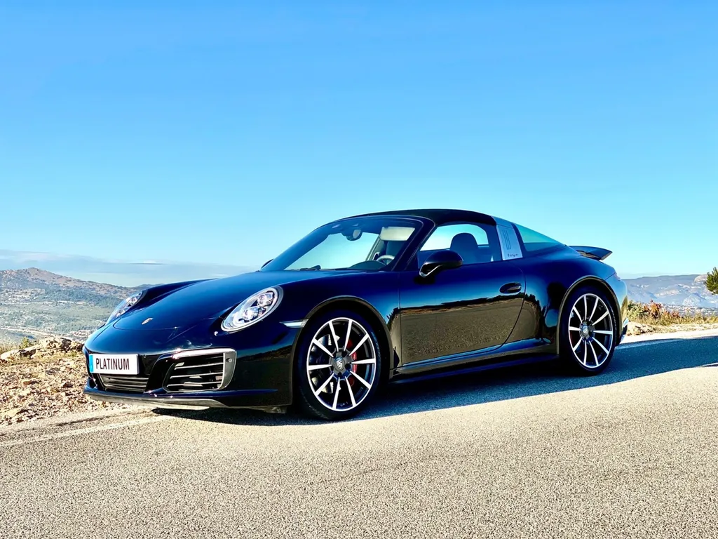 Travaux de peinture sur Porsche 991 Targa réalisés dans notre atelier de carrosserie à Carnoux pour une finition constructeur garantie