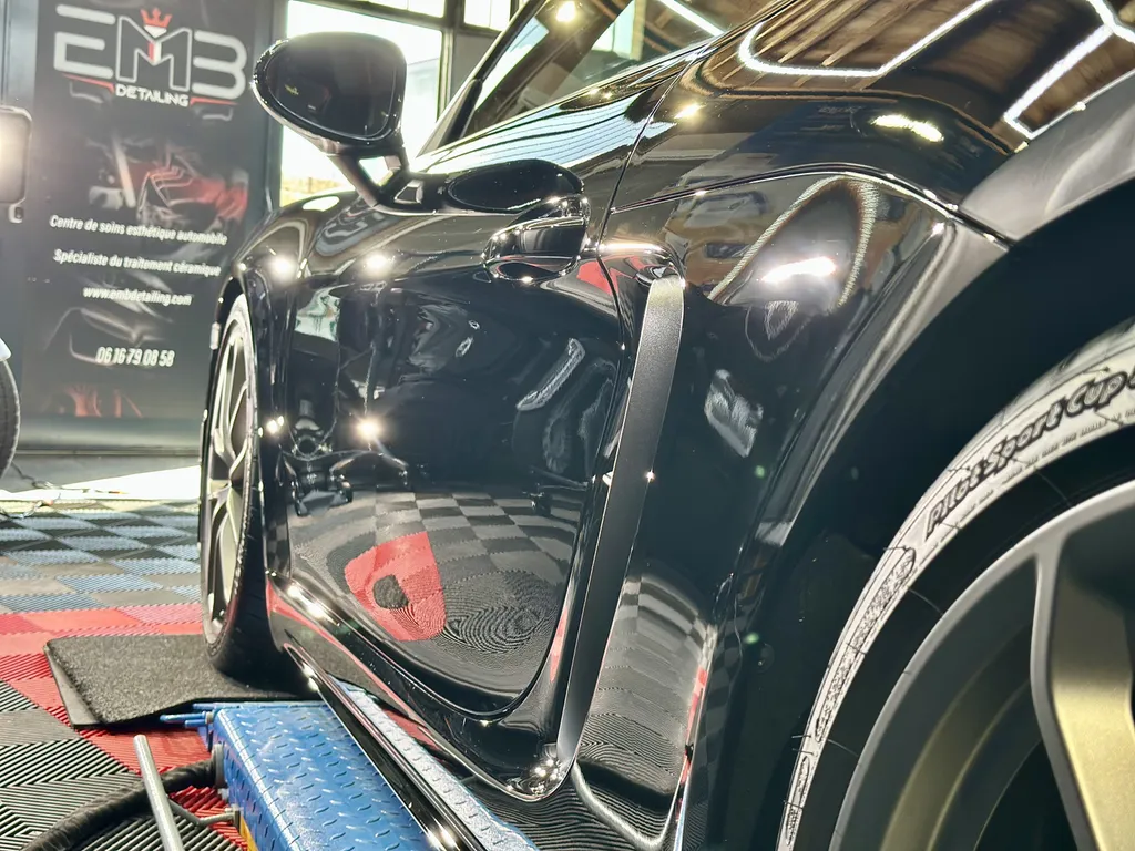 Traitement céramique by EMB DETAILING spécialiste Porsche sur Lyon 