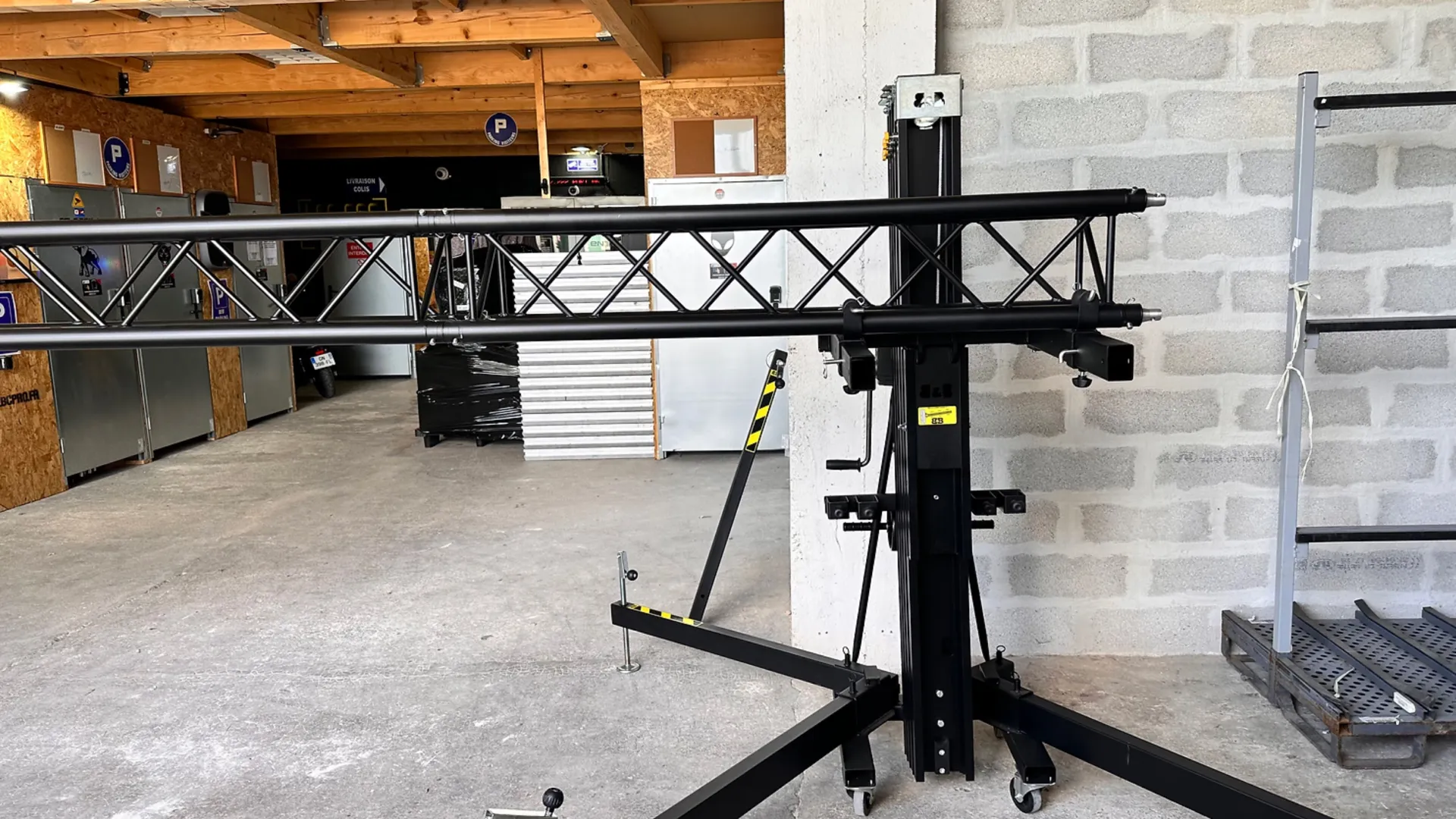 location pont pour écran led géant à hyères dans le var