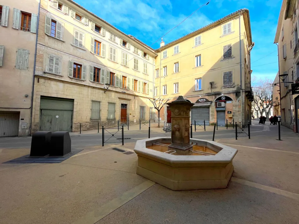 Immeuble type bourgeois au coeur du centre ville de Carpentras  