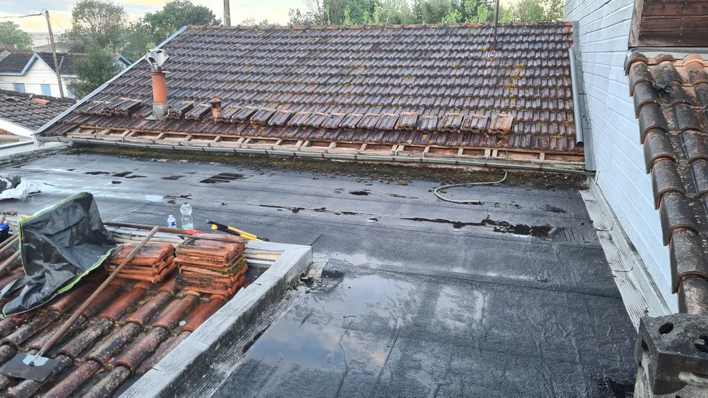 Rénovation complète et isolation thermique en mousse polyuréthane pour une toiture-terrasse de 45m² à Talence en Gironde