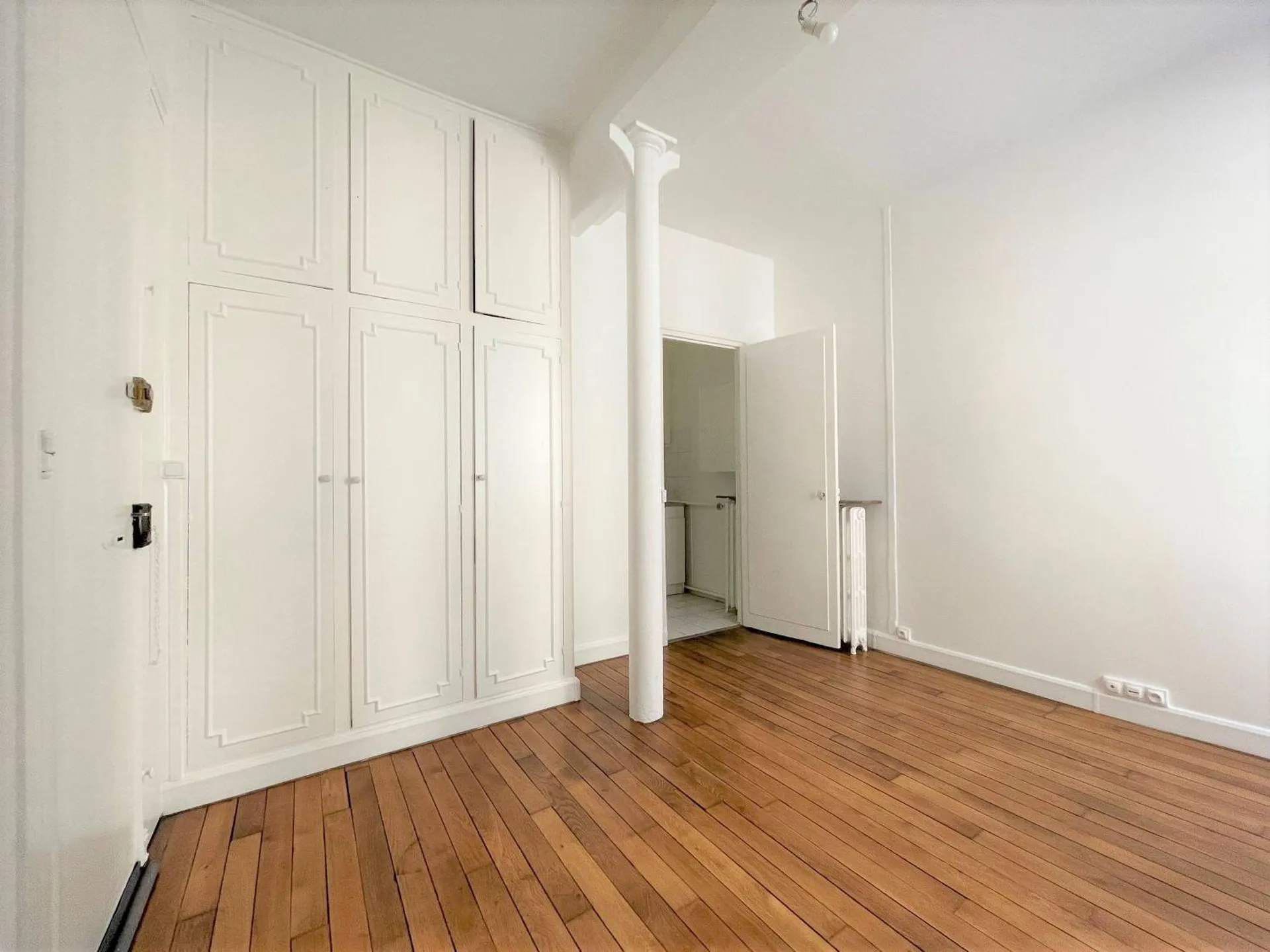 A vendre Studio en rdc rue de l'Arc de Triomphe à Paris 75017