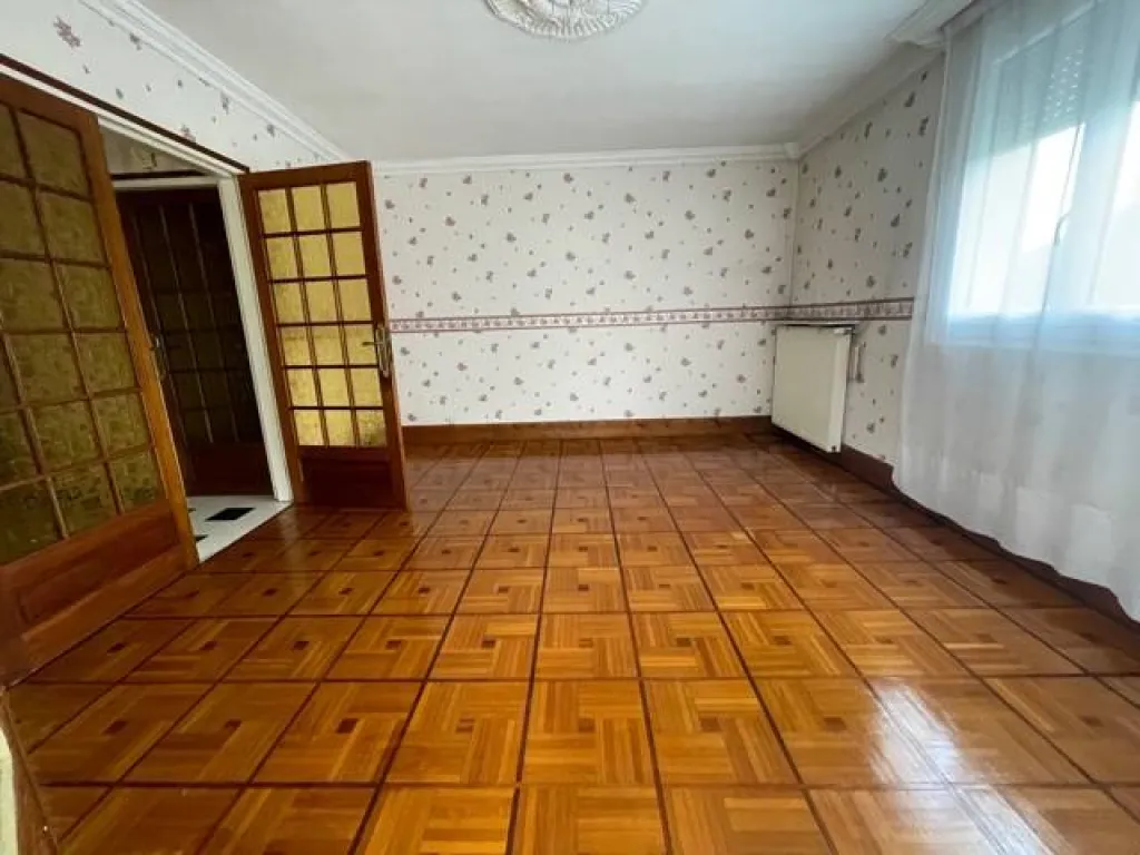 A acheter, plain pied de 110m² à rafraîchir sur 1000m² de terrain avec sous-sol total sur la commune de TOURVILLE LA RIVIERE 76410