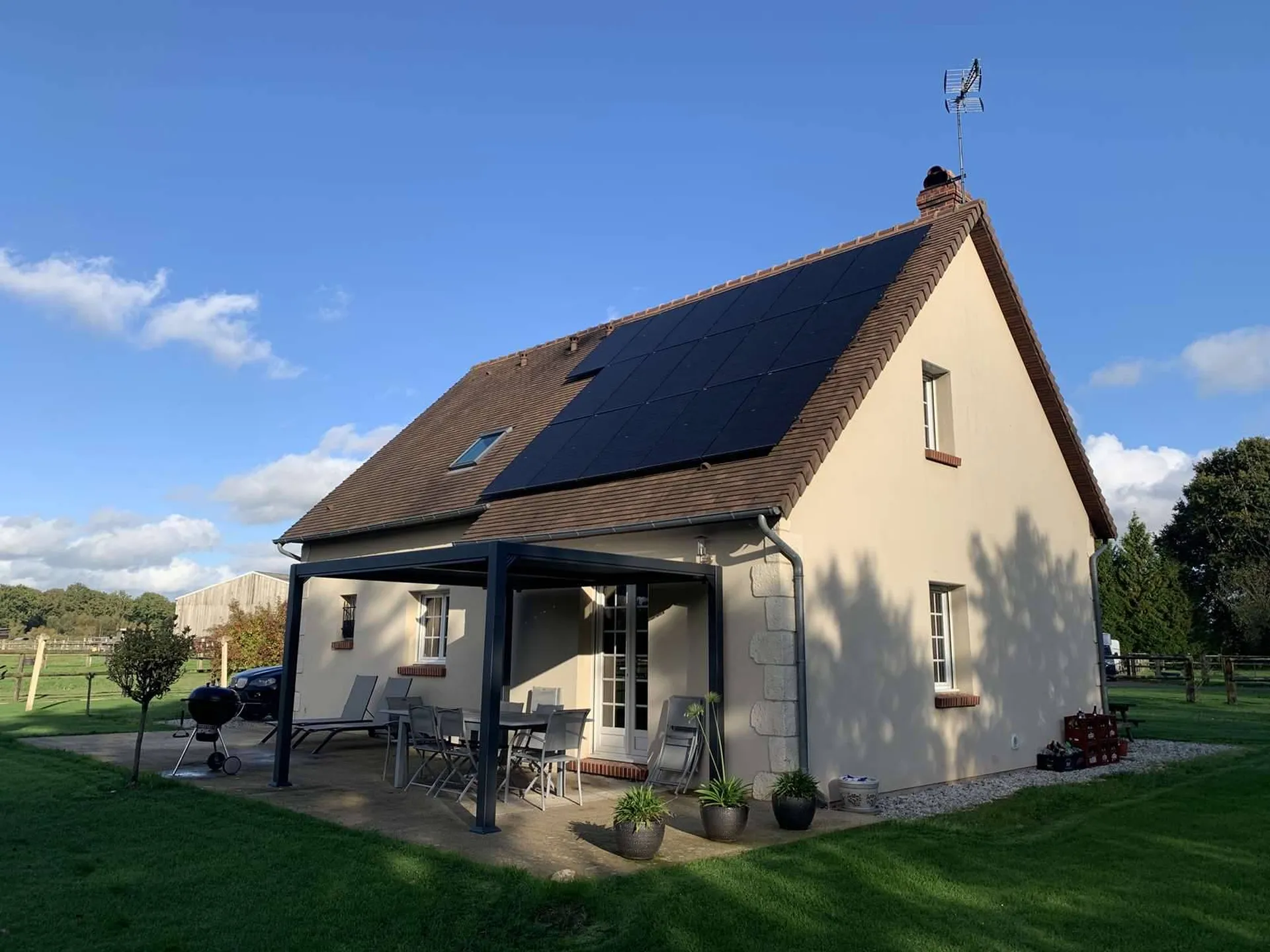 vous propose d'ACQUERIR cette structure équestre