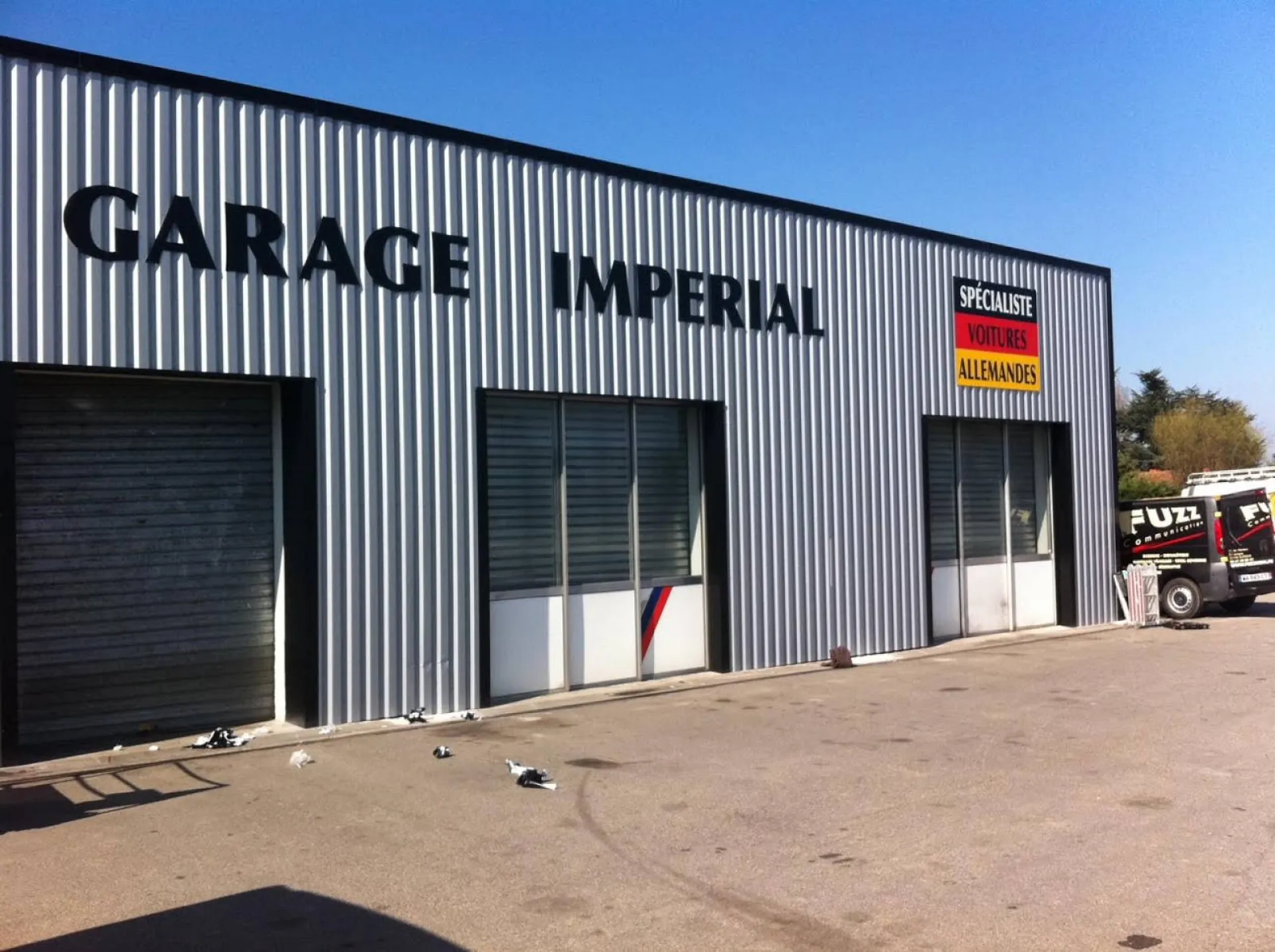 Enseigne pour le Garage Impérial en lettres découpées fixation sur bardage Toulouse