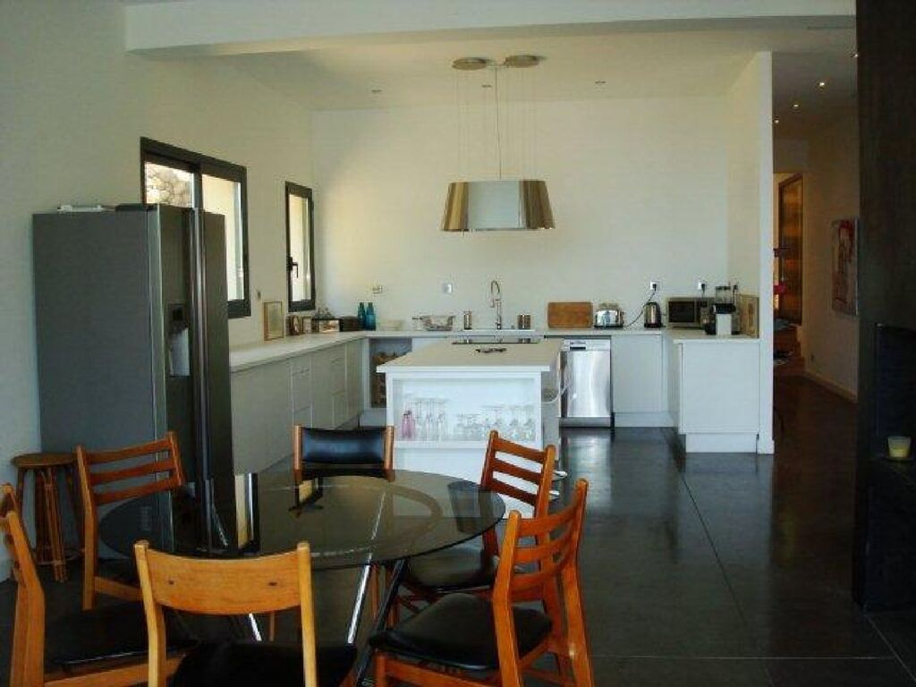 A VENDRE 5 Bandol 300m² habitables sur 5000m², dans quartier résidentiel, avec vue mer