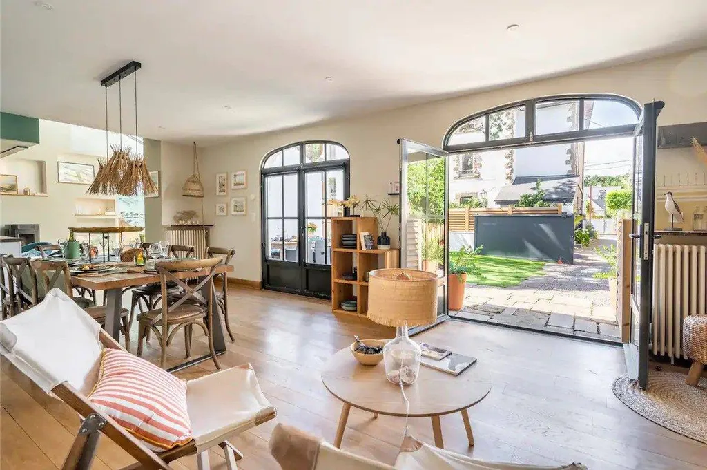 2465 - Maison d'artiste proche des commerces et de la plage