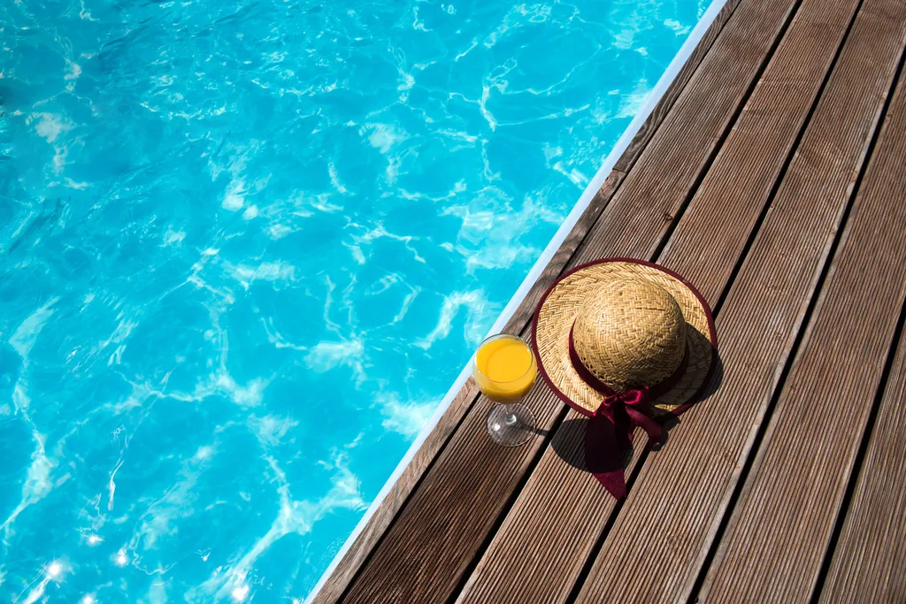 Artisan sérieux pour le remplacement du liner de ma piscine rectangulaire à côté de Bordeaux