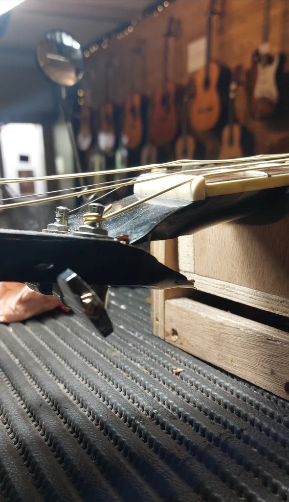 Réparation de manche de guitare proche de Montpellier