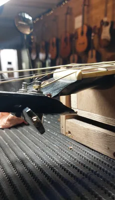 Réparation de manche de guitare proche de Montpellier