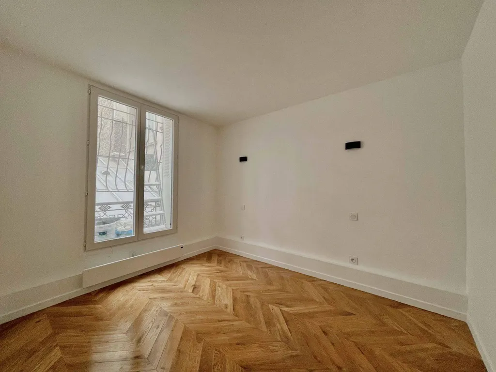 3 Pièces entièrement rénové - Monceau / Courcelles 75008