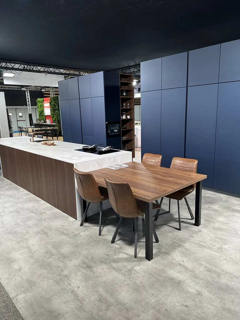 cuisine en noyer foncé à lyon