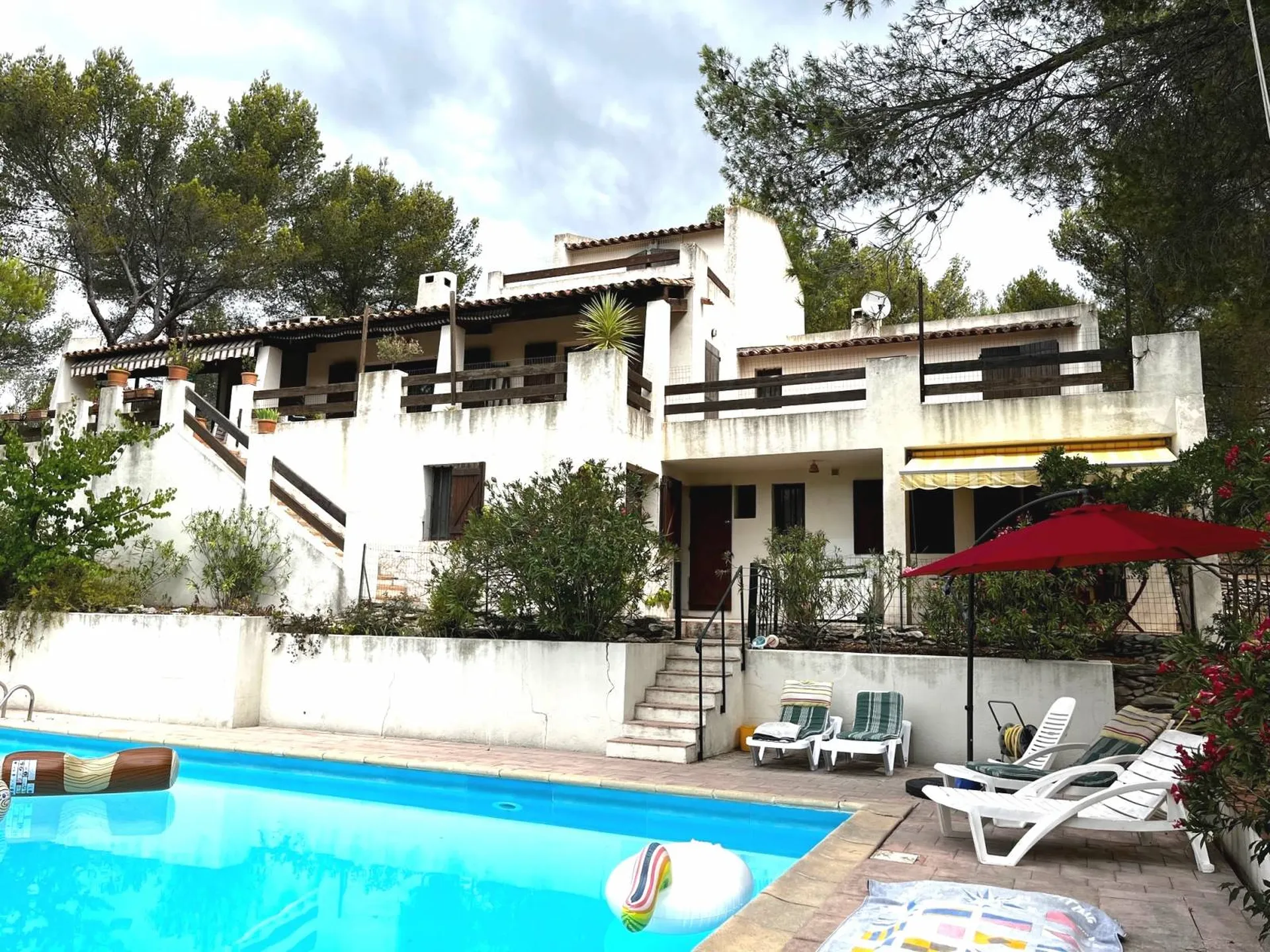 Cassis - Maison quartier campagne avec piscine et jolie vue dégagée   