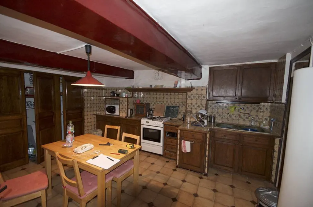 Photo AVANT travaux d'une cuisine dans une maison de ville dans le Luberon par l'Agence Inspirations d'Intérieurs