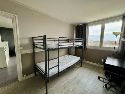 Location Le Pecq d'un appartement meublé, balcon une vue dégagée un gardien, ascenseur