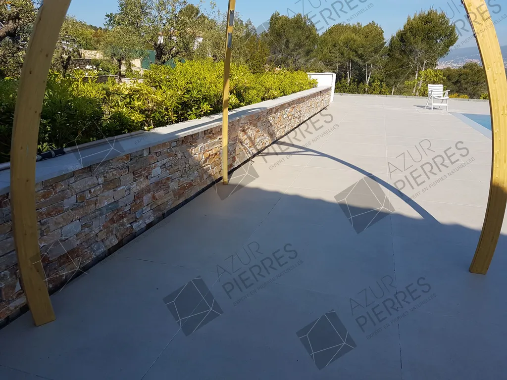 parement en pierre naturelle beige ocre nice grasse cannes