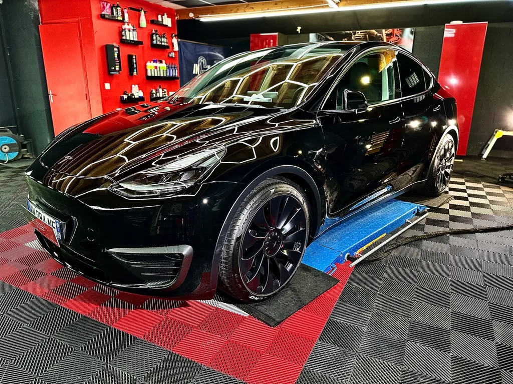 DETAILING automobile PPF voiture traitement céramique automobile Lyon tesla model Y